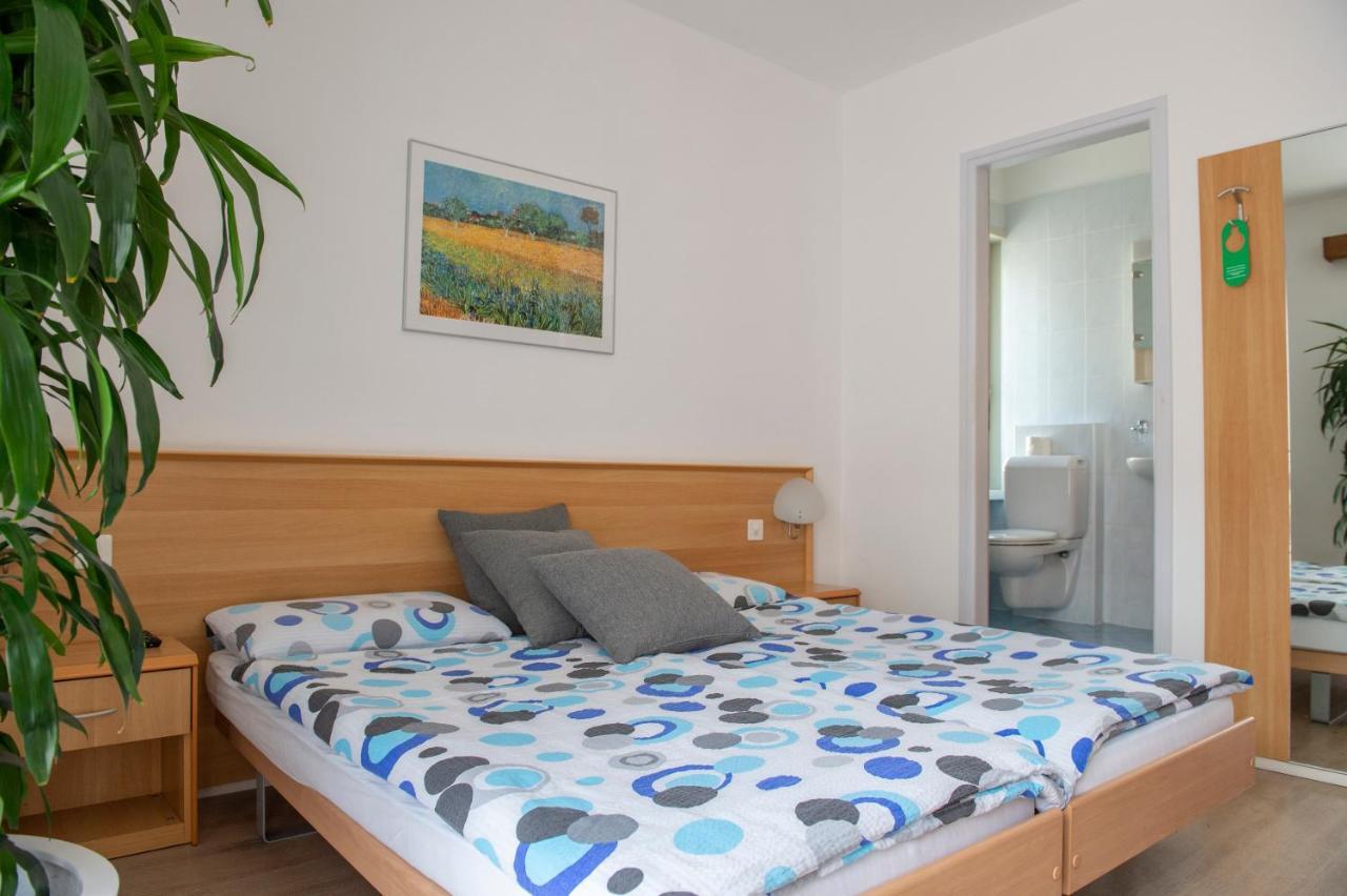 Garni Moderno Hotel เบลลินโซนา ภายนอก รูปภาพ