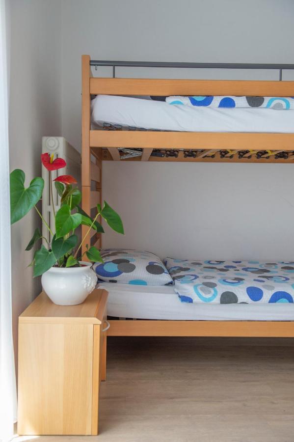 Garni Moderno Hotel เบลลินโซนา ภายนอก รูปภาพ