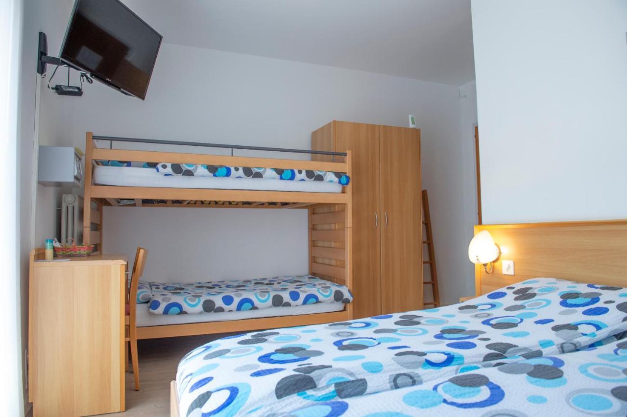 Garni Moderno Hotel เบลลินโซนา ภายนอก รูปภาพ