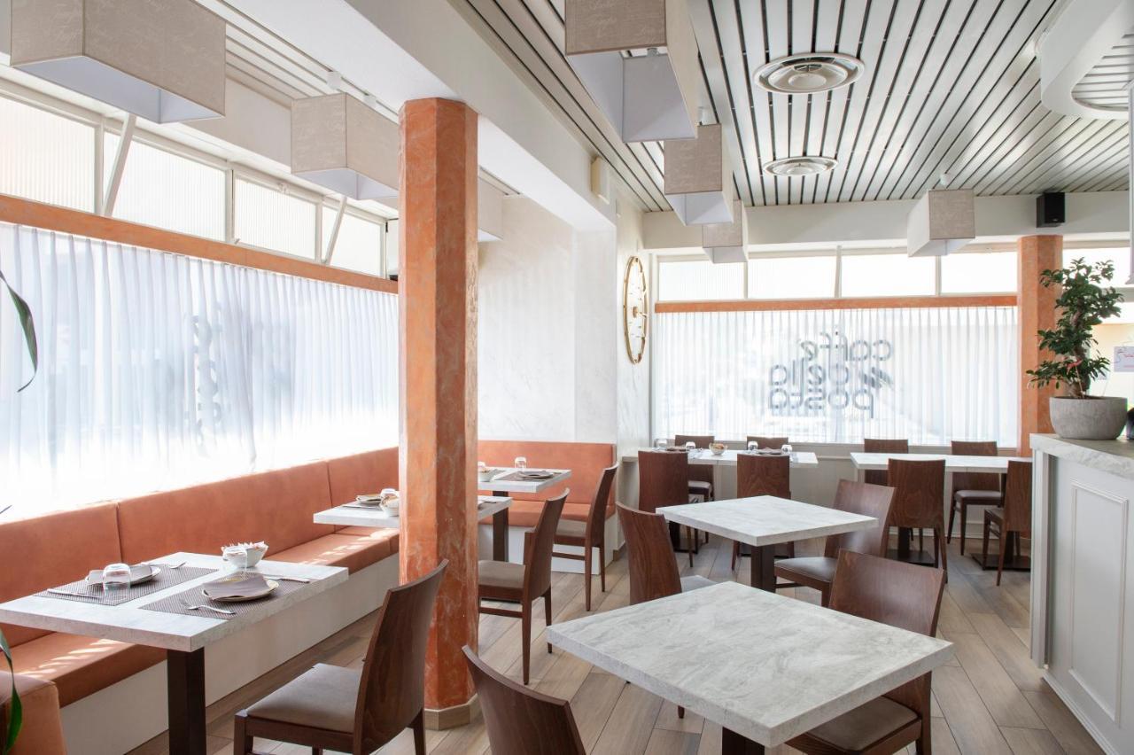Garni Moderno Hotel เบลลินโซนา ภายนอก รูปภาพ